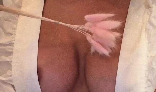 Mirasjuice Onlyfans Leaked – Naked white breasts pink breasts very sexy